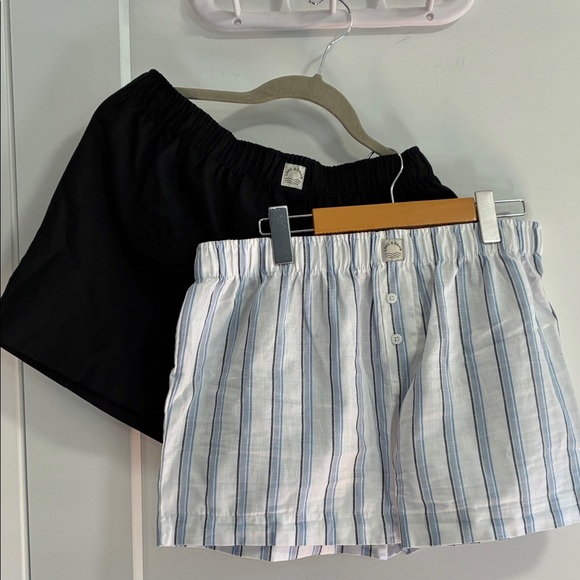 lake and dawn Pants - Bundle of Black and Striped Women's Shorts - size  M
